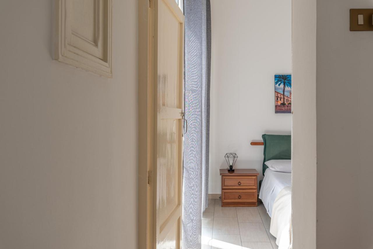I Mori-Holiday Apartment Palermo Bagian luar foto