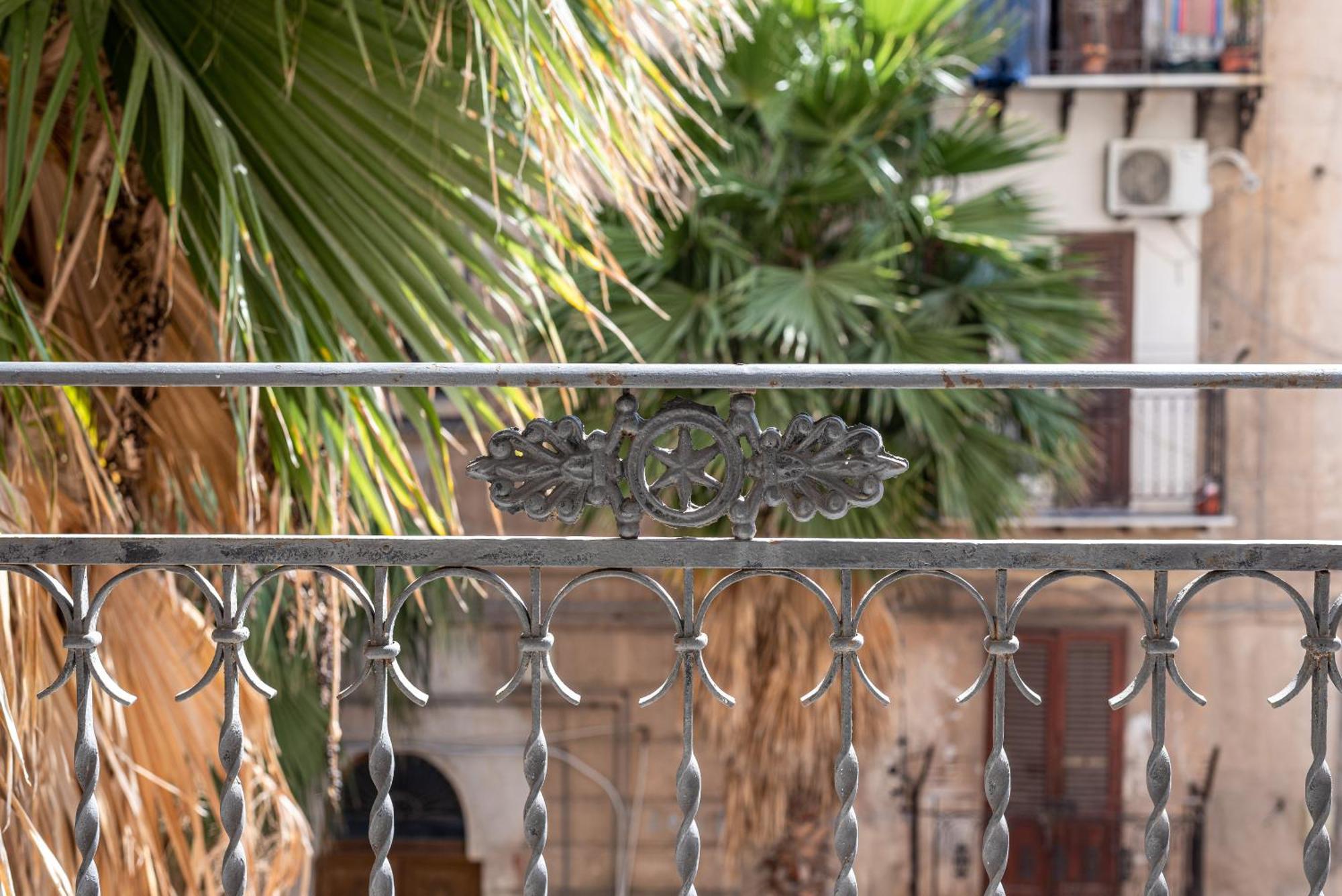 I Mori-Holiday Apartment Palermo Bagian luar foto